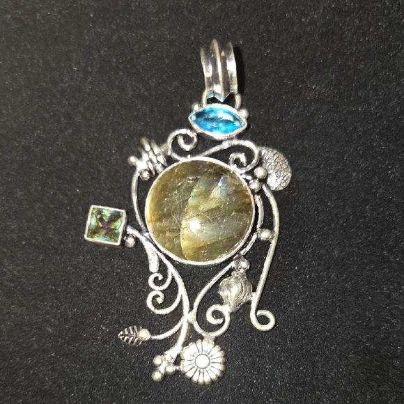 Elegant Silver Pendant with Blue and Green Accents - Picture 1 of 8